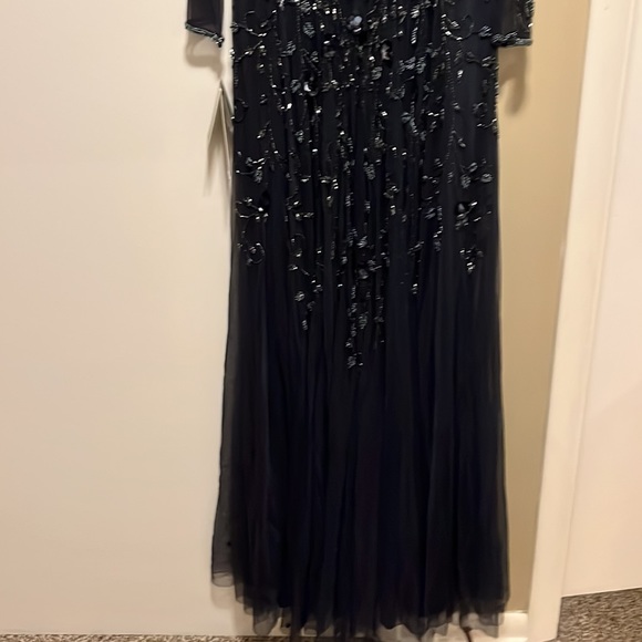 Gown navy blue from Saks Off 5th.size 10- fits like a medium. Brand new - Picture 3 of 9